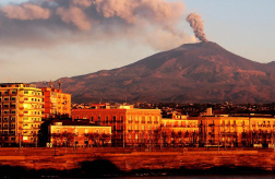 Этна проснулся: на Сицилии произошло извержение вулкана